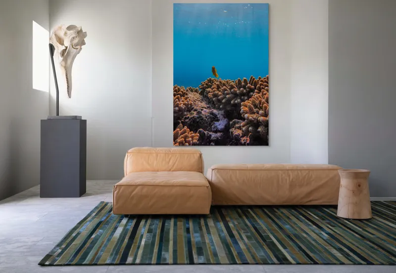 Tablou Canvas, "Exploratorul solitar al recifului albastru", Corali, Pește, Ocean, Albastru, Scufundare, Marine, Explorare, Lumină, Acvatic., 100 x 150 cm – poza 7