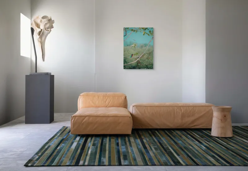 Tablou Canvas, "Pasărea albastră pe ramură subțire", Albastru, Frunziș, Pasăre, Ramură, Cer, Verde, Lumină, Natură, Tranquilitate, Frumusețe, 50 x 70 cm – poza 7