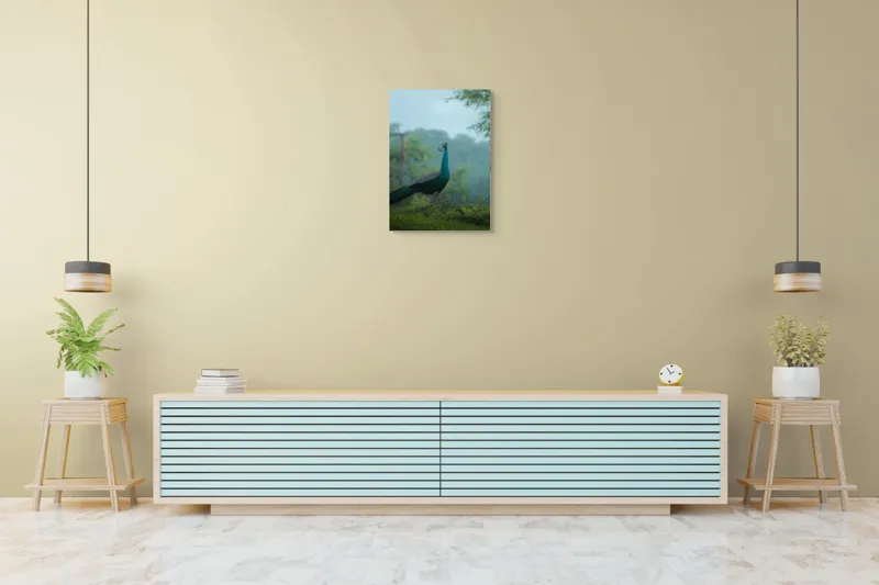 Tablou Canvas, "Pavo strălucitor în zori verzi", Păun, Verdeață, Ceață, Eleganță, Natură, Serenitate, Frumusețe, Pădure, Siluetă, Mister., 50 x 70 cm – poza 6