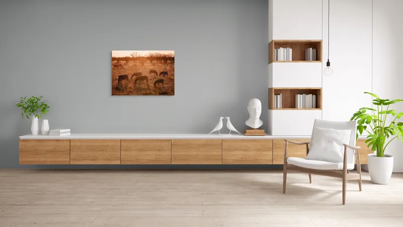 Tablou Canvas, "Zebre în lumina apusului african", Zebre, Apus, Savannah, Copaci, Iarbă, Siluete, Lumină, Relaxare, 100 x 70 cm – poza 6