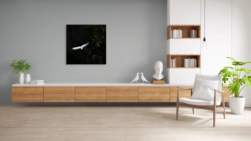 Tablou Canvas, "Pasărea albă în zbor nocturn", Porumbel, Zbor, Noapte, Întuneric, Aripi, Strălucire, Pădure, Serenitate, 100 x 100 cm – poza 8