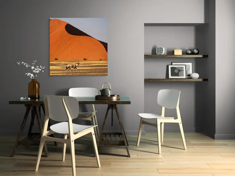 Tablou Canvas, "Oryx în fața dunelor portocalii", Antilopă, Dune, Deșert, Orange, Cer, Umbre, Linie, Vegetație, 100 x 100 cm – poza 6