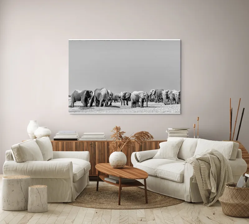 Tablou Canvas, "Elefanți la adăpătoare în savană", Elefanți, Girafe, Savana, Peisaj, Alb, Negru, Natură, Animale, Întindere, Liniște, 150 x 100 cm – poza 3