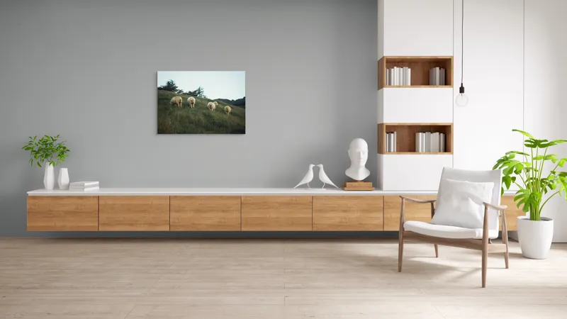Tablou Canvas, "Oile pășunând pe colina înverzită", Oi, Pajiste, Verdeata, Natura, Cer, Relaxare, Peisaj, Liniste, Deal, Vegetatie, 100 x 70 cm – poza 6