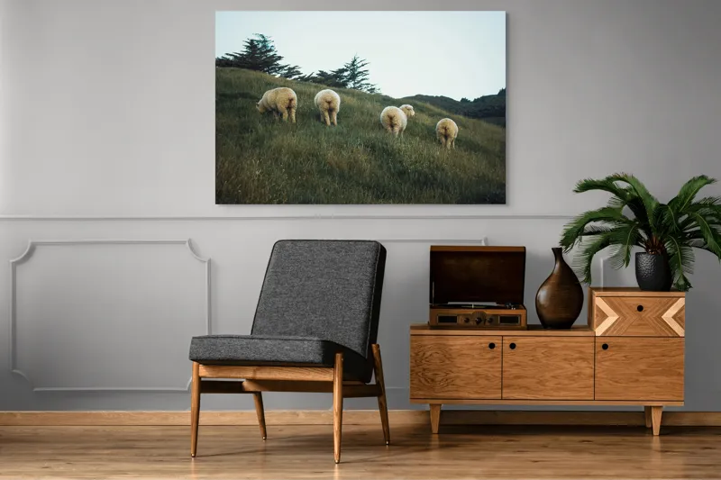 Tablou Canvas, "Oile pășunând pe colina înverzită", Oi, Pajiste, Verdeata, Natura, Cer, Relaxare, Peisaj, Liniste, Deal, Vegetatie, 150 x 100 cm – poza 8