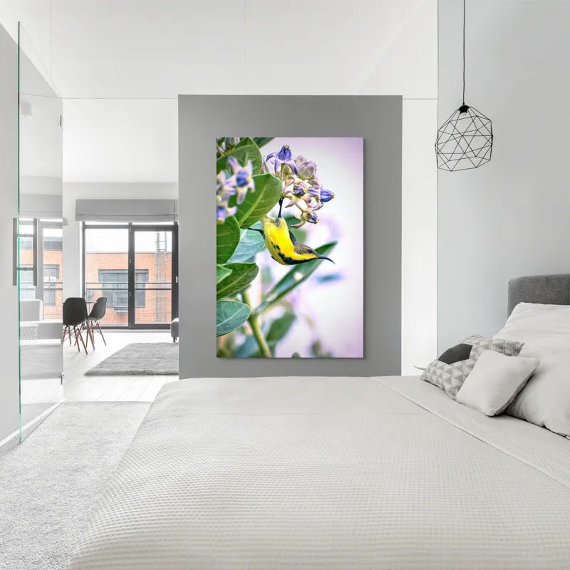 Tablou Canvas, "Pasărea în grădina cu flori albastre", Pasăre, Floră, Frunziș, Culori, Delicatețe, Natură, Fragilitate, Echilibru, 100 x 150 cm – poza 5