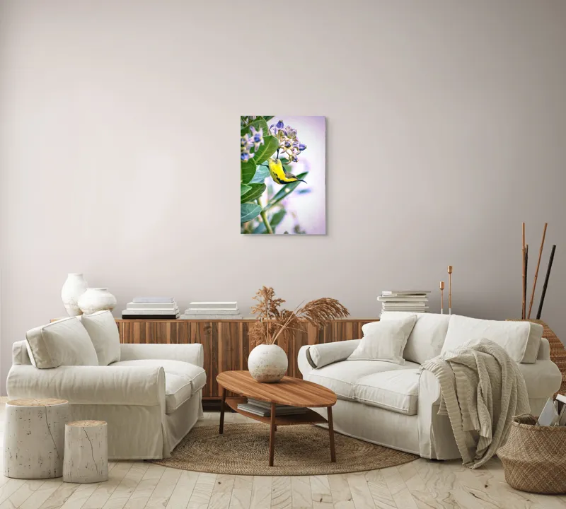 Tablou Canvas, "Pasărea în grădina cu flori albastre", Pasăre, Floră, Frunziș, Culori, Delicatețe, Natură, Fragilitate, Echilibru, 50 x 70 cm – poza 4
